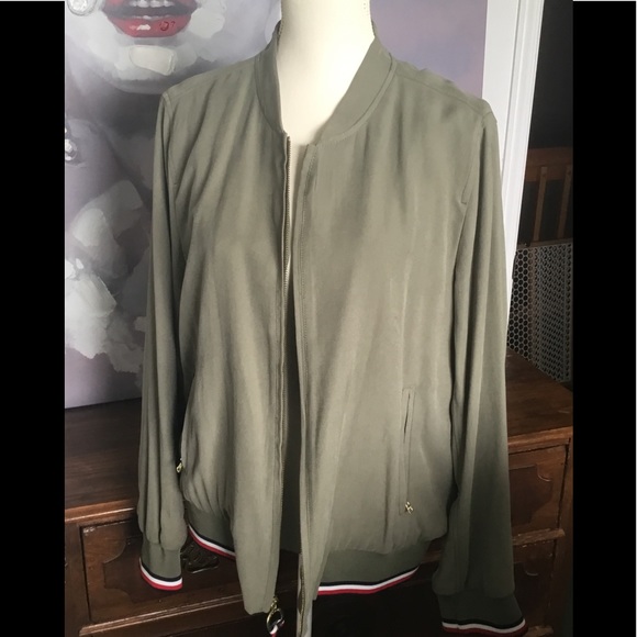 Tommy Hilfiger Bomber - Picture 1 of 6